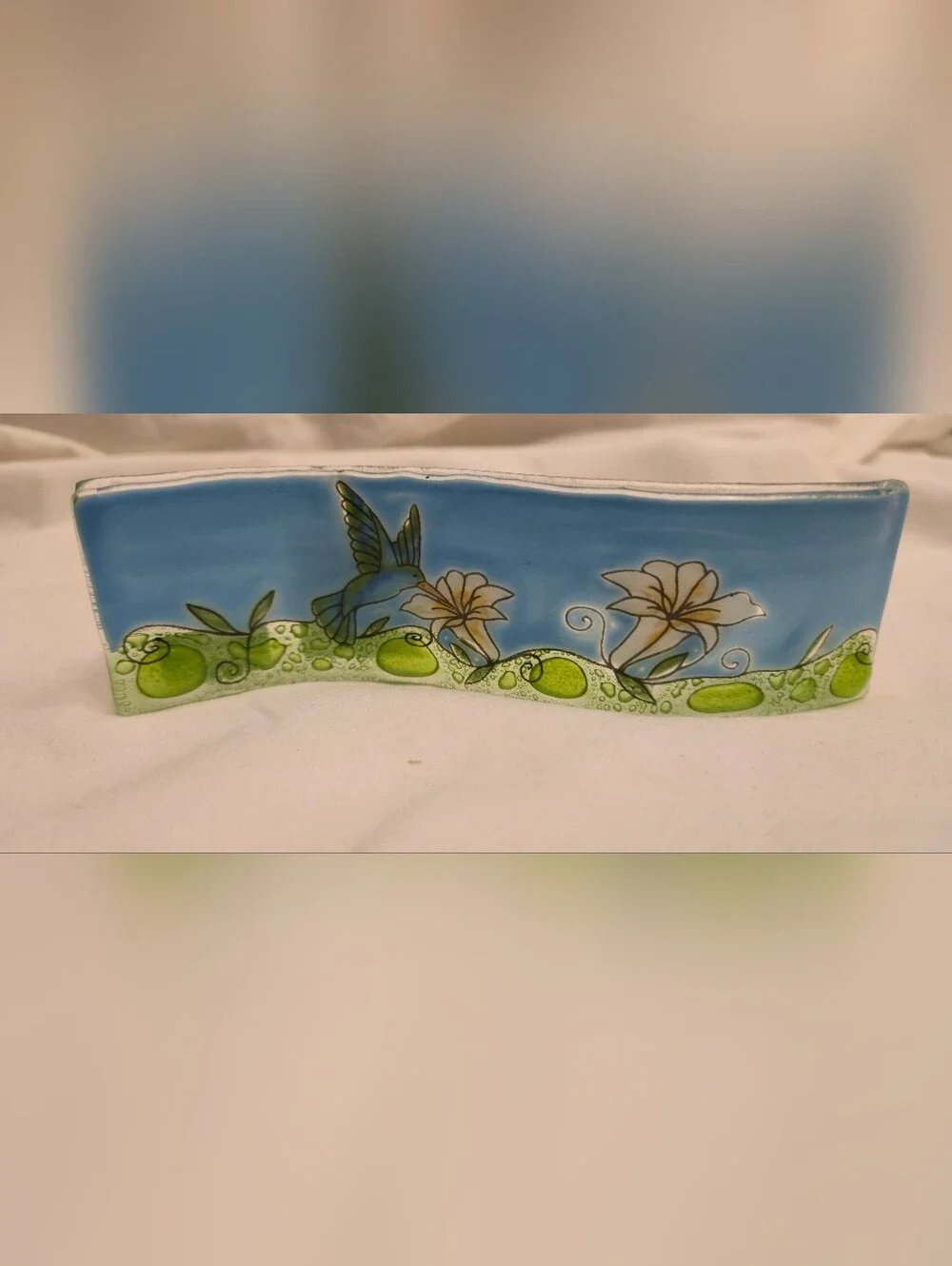 Pampeana  Hand  Painted Ecudor  Fused Glass Hummingbird  Eating Nectar